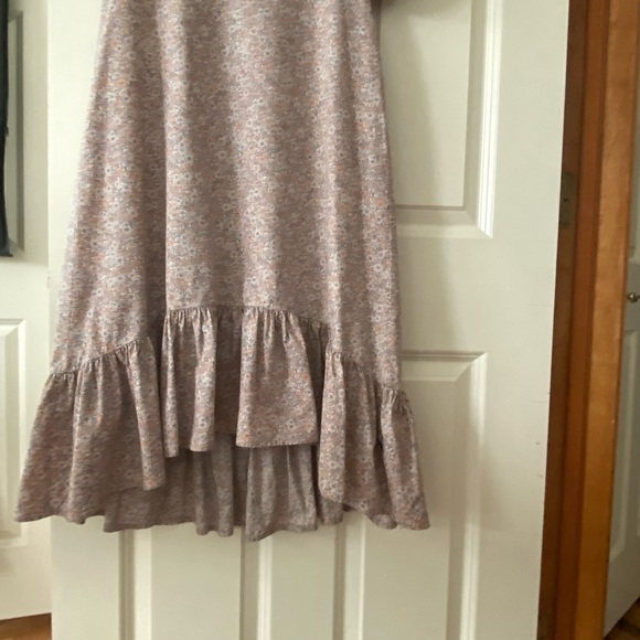 Tan Cream Blouse with Mandarin Collar and Long Sleeves - Picture 6 of 6